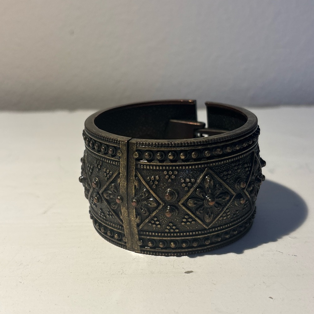 Antique Style Bronze Cuff Bracelet